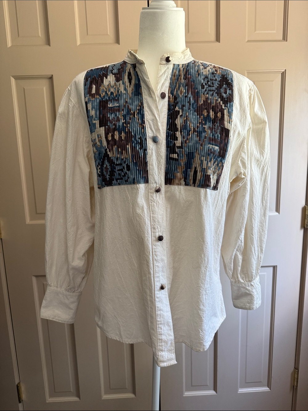 Desert West 80s Vintage Cream Button-Down with Aztec Pleated Accent